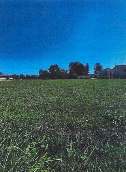 terreno edificabile in vendita a Cento in zona Casumaro