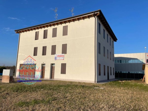 casa indipendente in vendita a Cento in zona XII Morelli