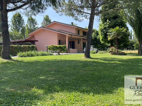 casa indipendente in vendita a Cento in zona Renazzo