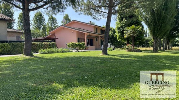 casa indipendente in vendita a Cento in zona Renazzo