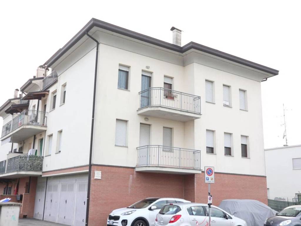 appartamento in vendita a Cento