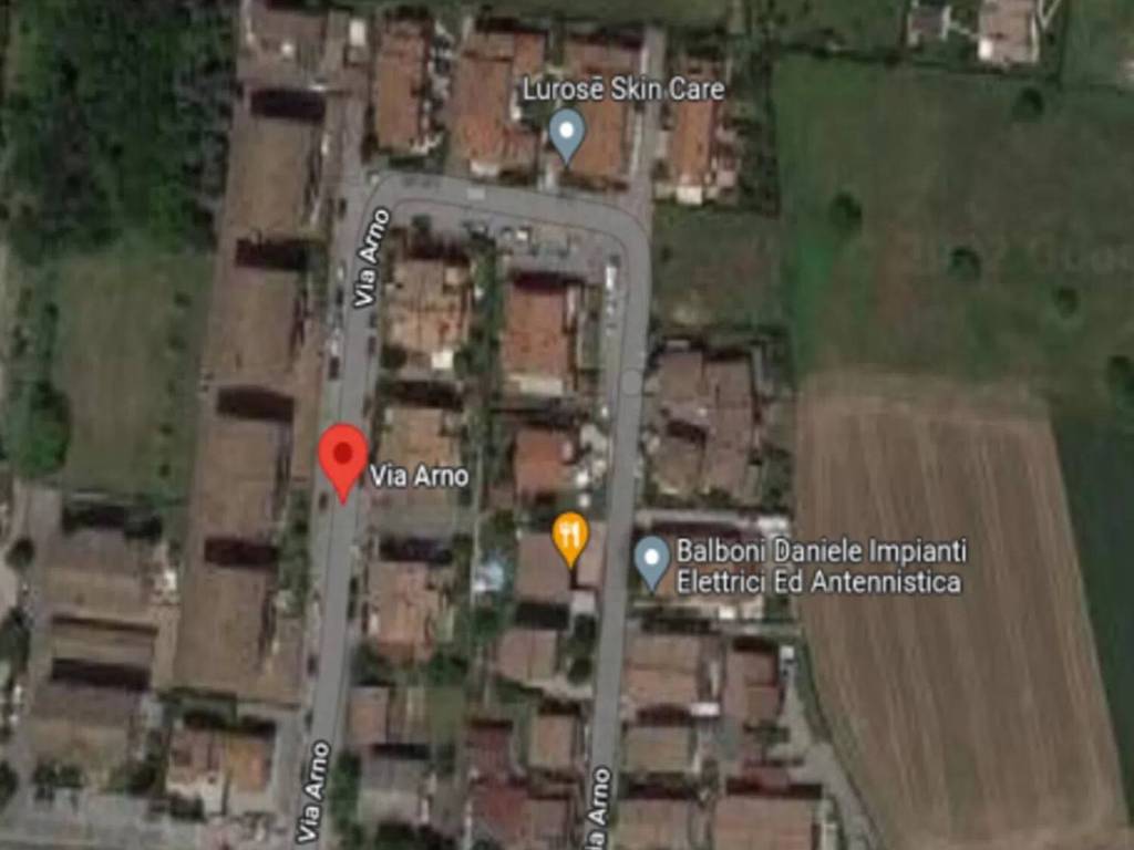 casa indipendente in vendita a Cento