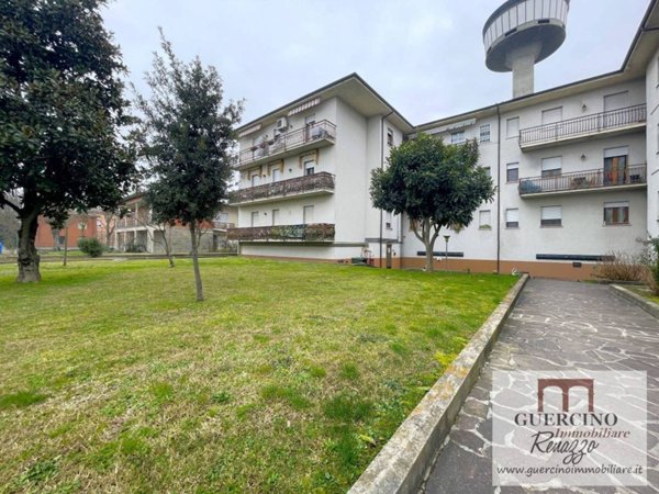 appartamento in vendita a Cento in zona Buonacompra