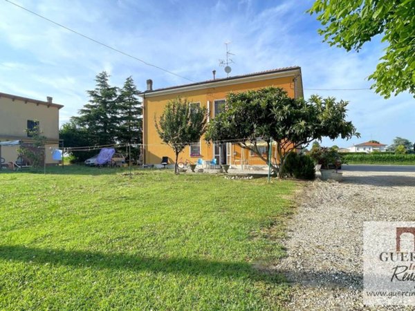 casa indipendente in vendita a Cento in zona XII Morelli