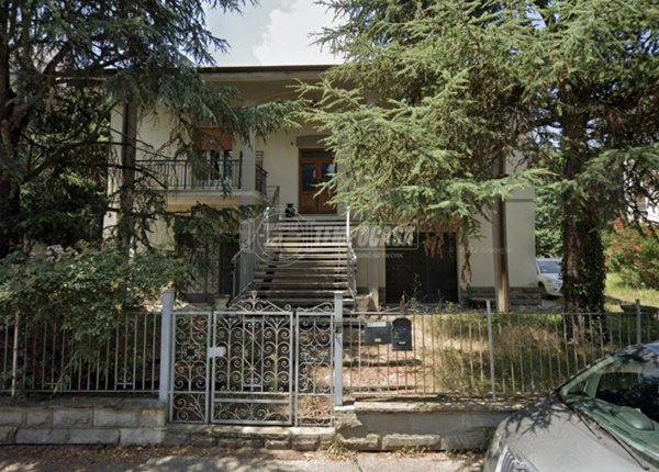 casa indipendente in vendita a Cento