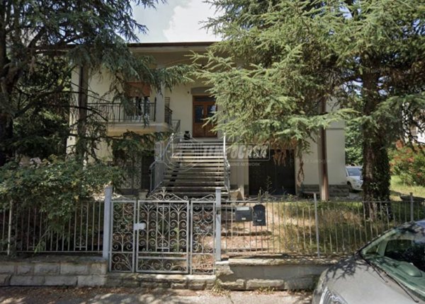 casa indipendente in vendita a Cento