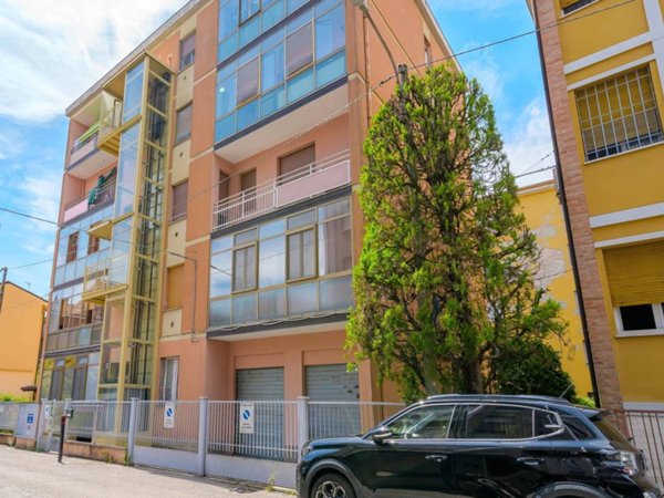 appartamento in vendita a Cento