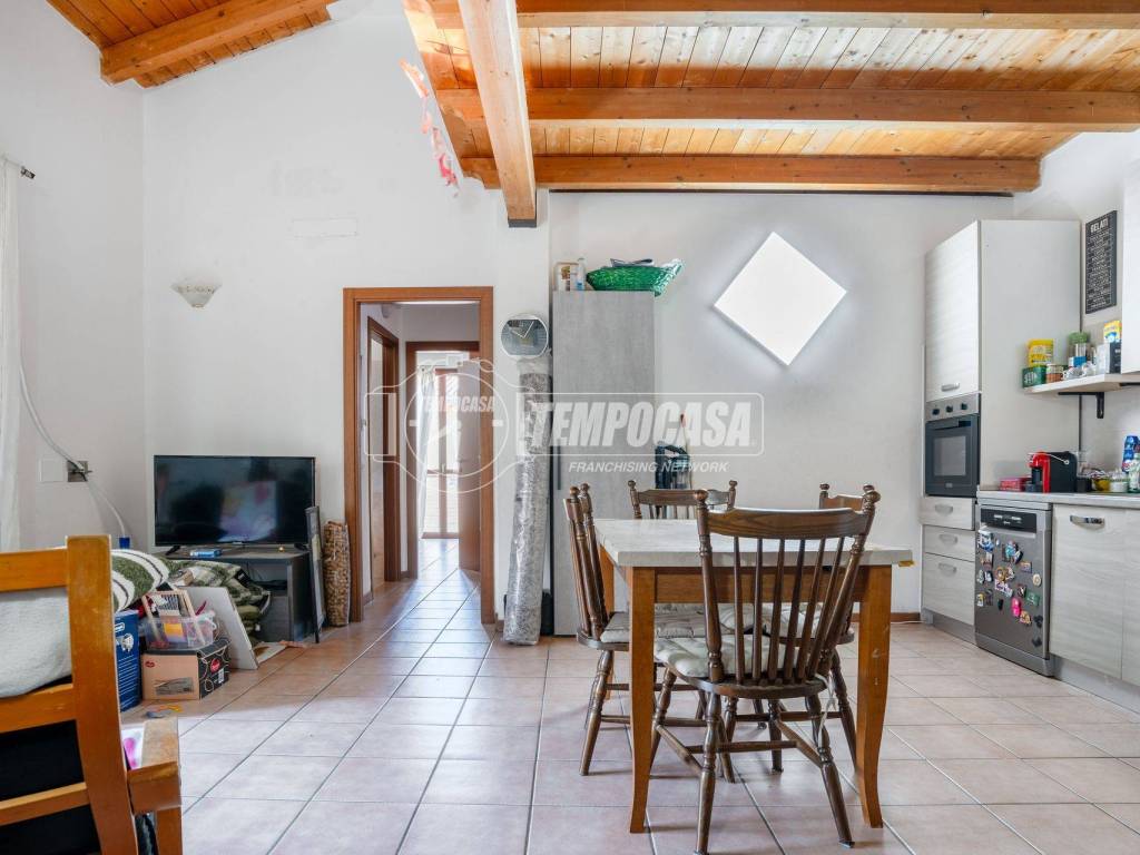 appartamento in vendita a Cento in zona Renazzo