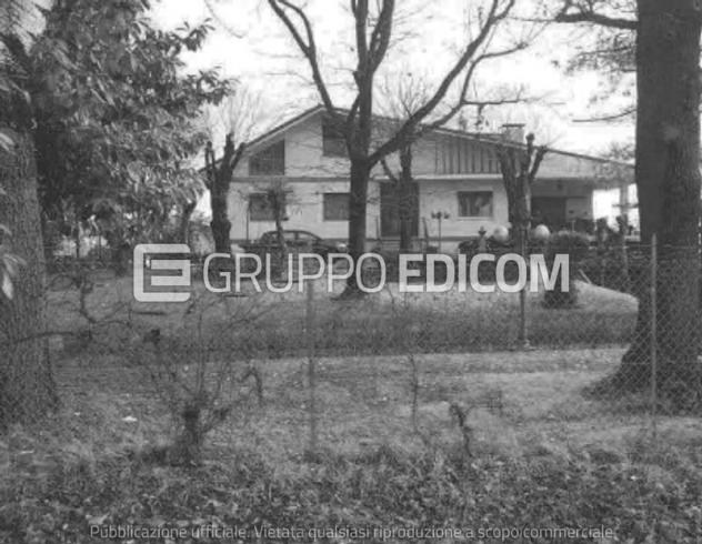 casa indipendente in vendita a Cento