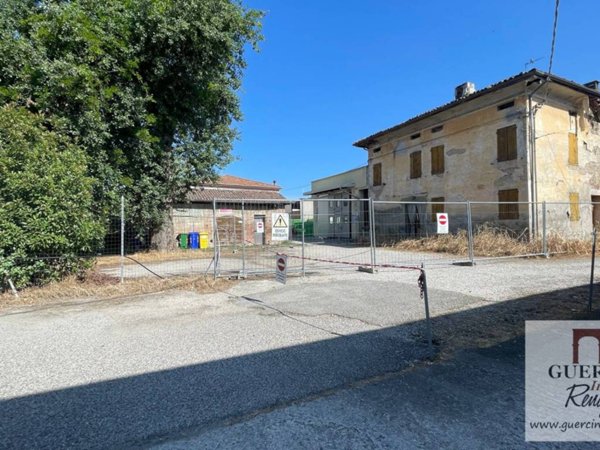casa indipendente in vendita a Cento in zona Renazzo