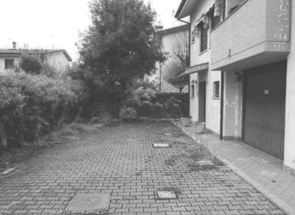 casa indipendente in vendita a Cento