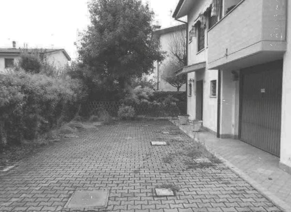 casa indipendente in vendita a Cento
