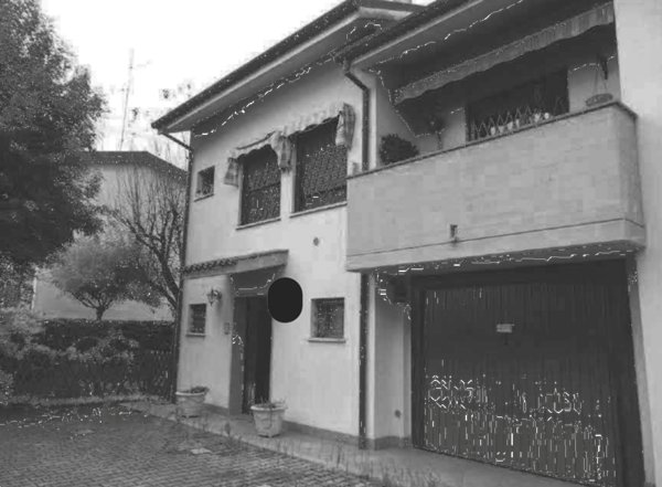 casa indipendente in vendita a Cento
