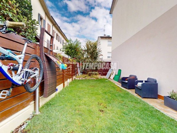 casa indipendente in vendita a Cento