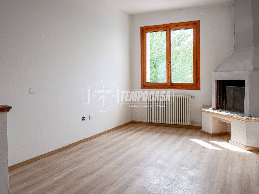 casa indipendente in vendita a Cento in zona Renazzo