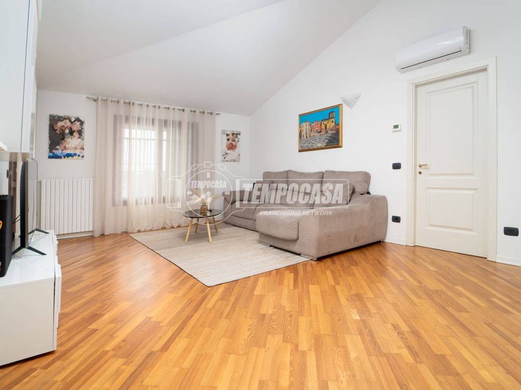 appartamento in vendita a Cento