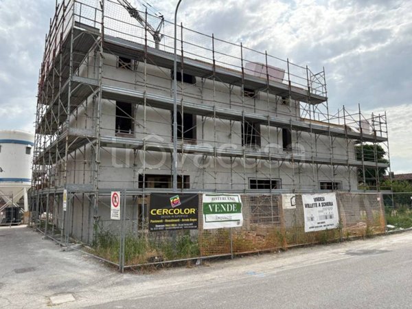 casa indipendente in vendita a Cento in zona Casumaro