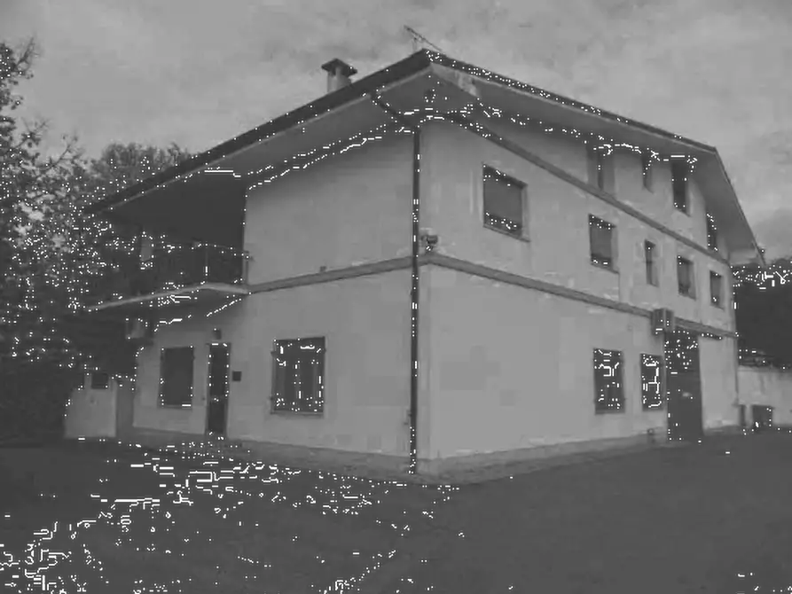 casa indipendente in vendita a Cento