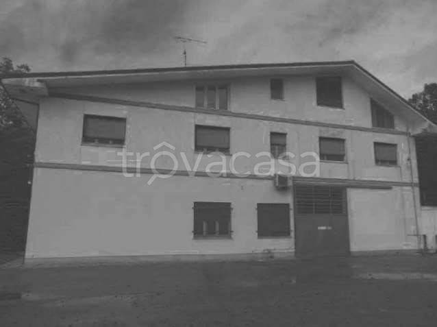 negozio in vendita a Cento