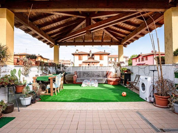 appartamento in vendita a Cento in zona Renazzo