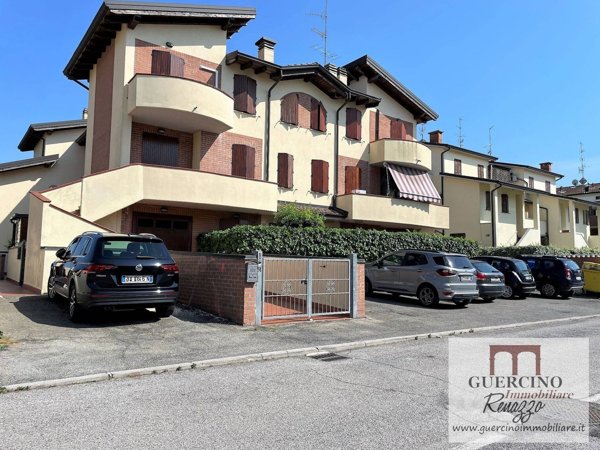appartamento in vendita a Cento in zona Renazzo
