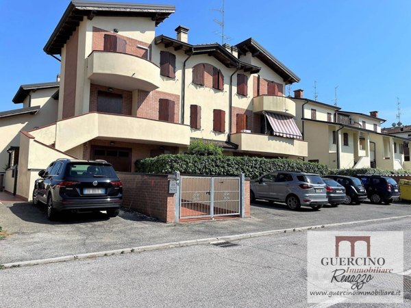 appartamento in vendita a Cento in zona Renazzo