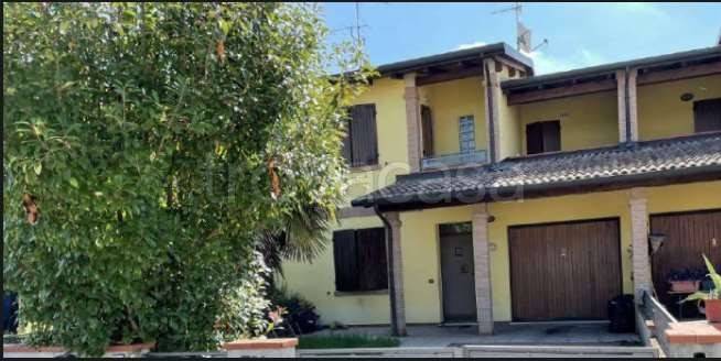 casa indipendente in vendita a Cento in zona Renazzo