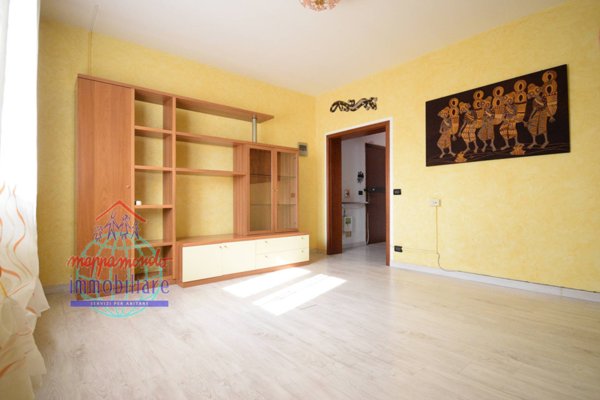 appartamento in vendita a Cento in zona XII Morelli
