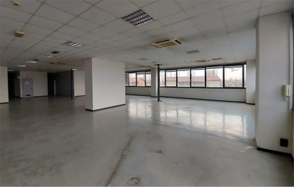 ufficio in vendita a Cento