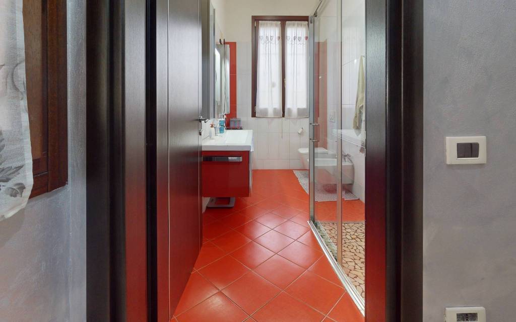 casa indipendente in vendita a Cento in zona Pilastrello