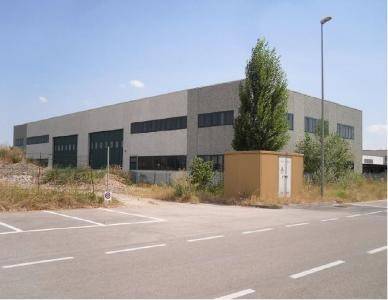 locale commerciale in vendita a Cento in zona Renazzo