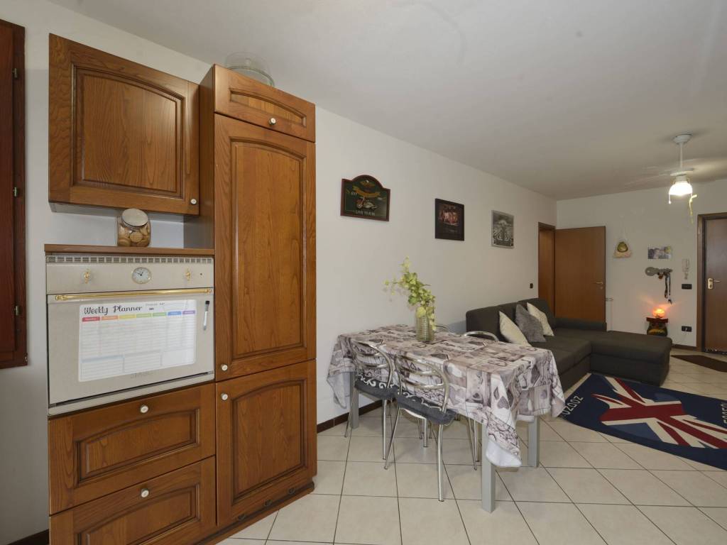 appartamento in vendita a Cento in zona Casumaro