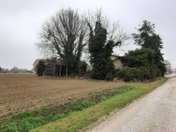 casa indipendente in vendita a Cento in zona Renazzo
