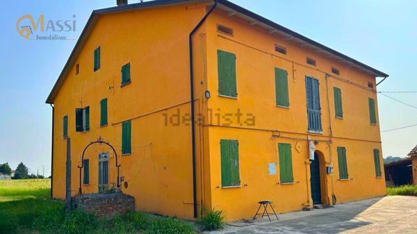 casa indipendente in vendita a Cento in zona Reno Centese