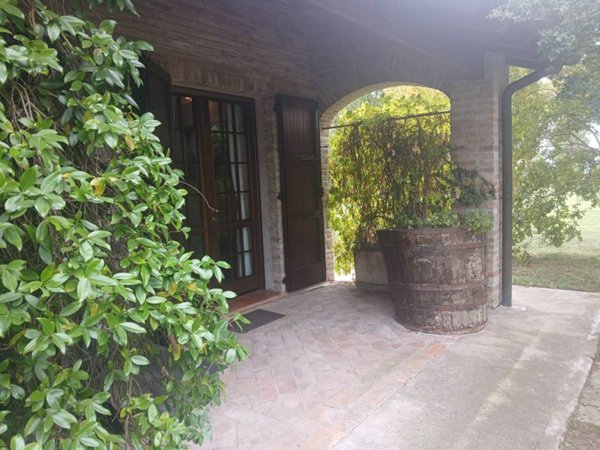 casa indipendente in vendita a Cento in zona Corporeno