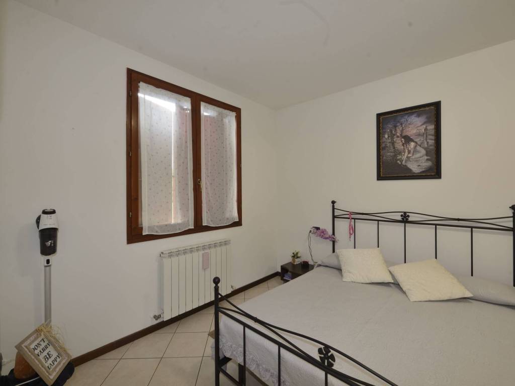 appartamento in vendita a Cento in zona Casumaro