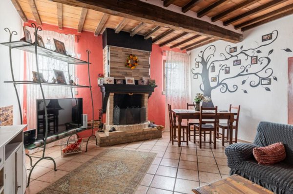 casa indipendente in vendita a Cento in zona Alberone