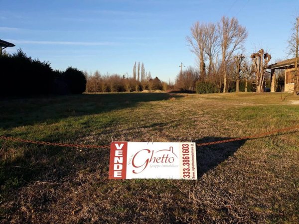 terreno agricolo in vendita a Cento in zona Casumaro