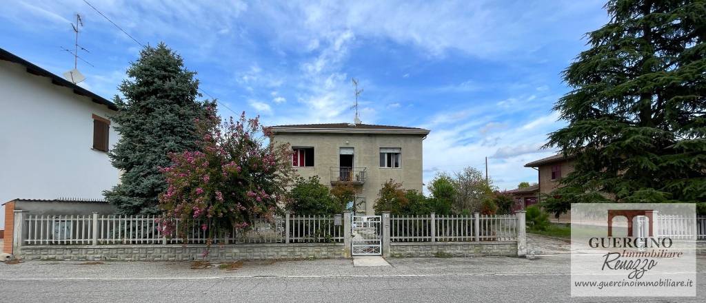casa indipendente in vendita a Cento in zona XII Morelli