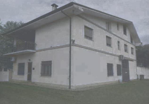 pentavano in vendita a Cento