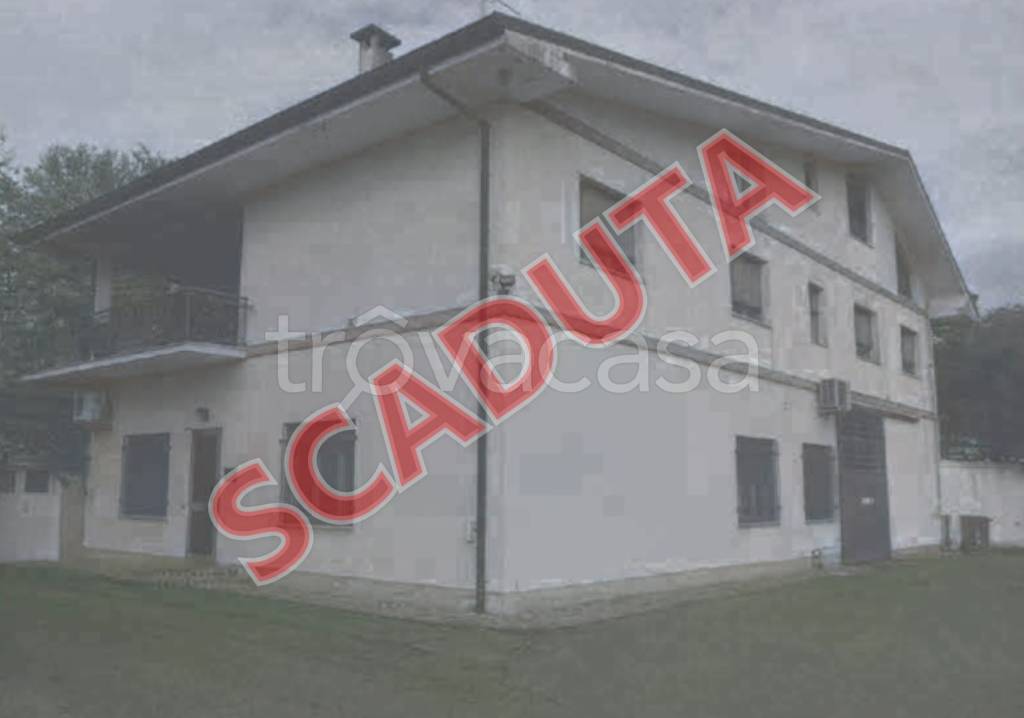 negozio in vendita a Cento