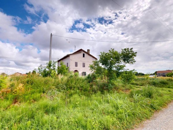 casa indipendente in vendita a Cento in zona Renazzo