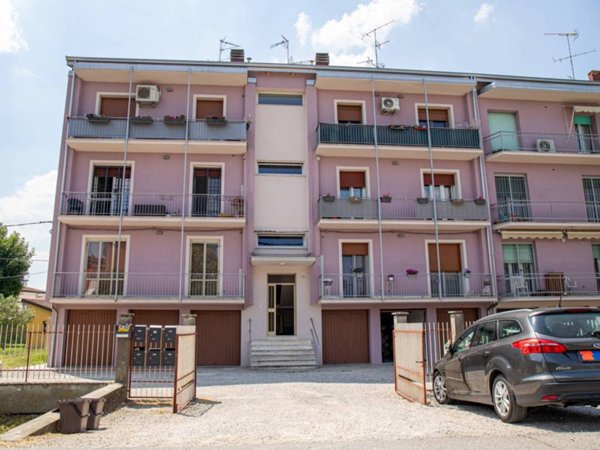 appartamento in vendita a Cento