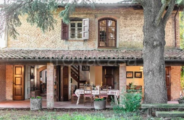 casa indipendente in vendita a Cento