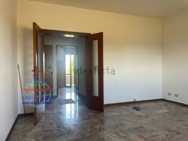 appartamento in vendita a Cento in zona XII Morelli