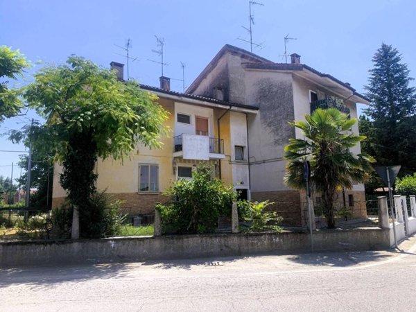 appartamento in vendita a Cento in zona Casumaro