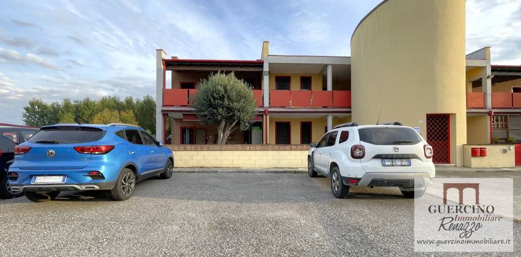 appartamento in vendita a Cento in zona Buonacompra