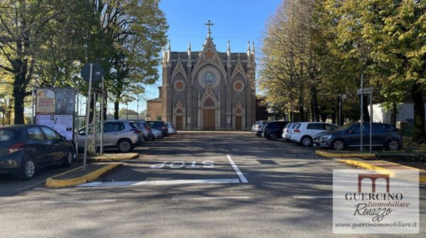 negozio in vendita a Cento in zona Alberone