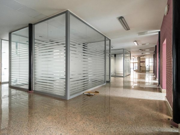 ufficio in vendita a Cento