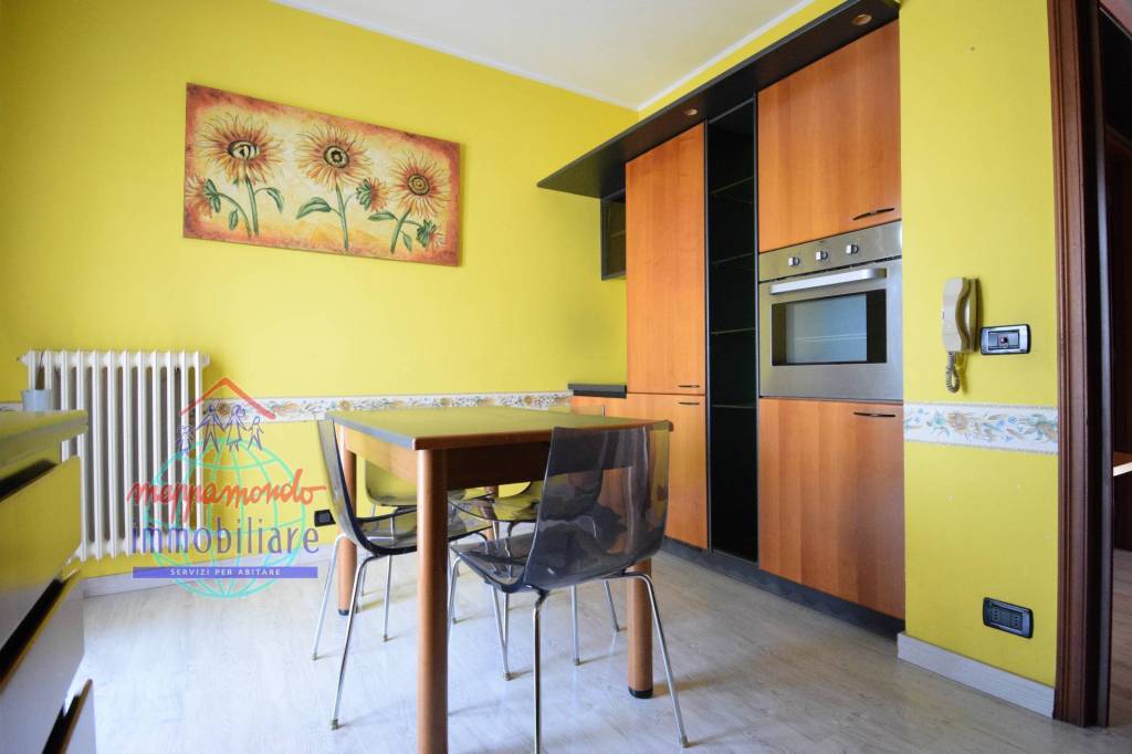 appartamento in vendita a Cento in zona XII Morelli